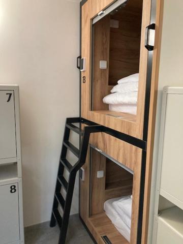 Capsule Hostel Andel Centre Spirit Πράγα Εξωτερικό φωτογραφία