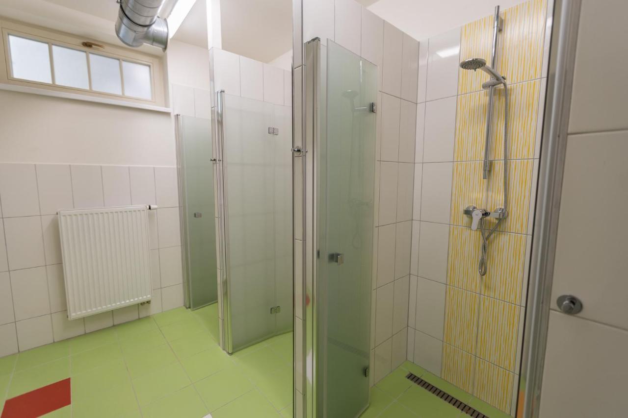 Capsule Hostel Andel Centre Spirit Πράγα Εξωτερικό φωτογραφία